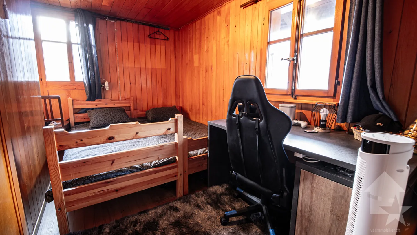 Charming chalet with stunning views of the village and mountains - Photo 17 of 38