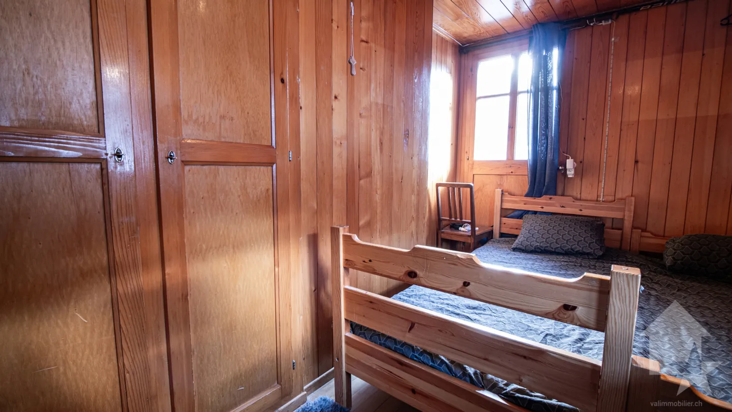 Charming chalet with stunning views of the village and mountains - Photo 18 of 38