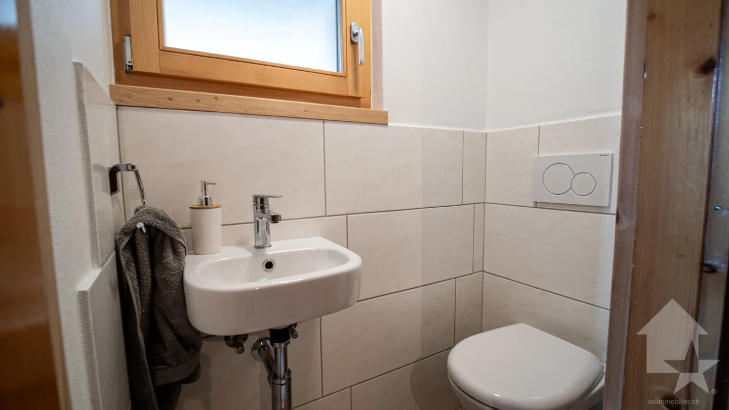 Charming chalet with stunning views of the village and mountains - Photo 22 of 38