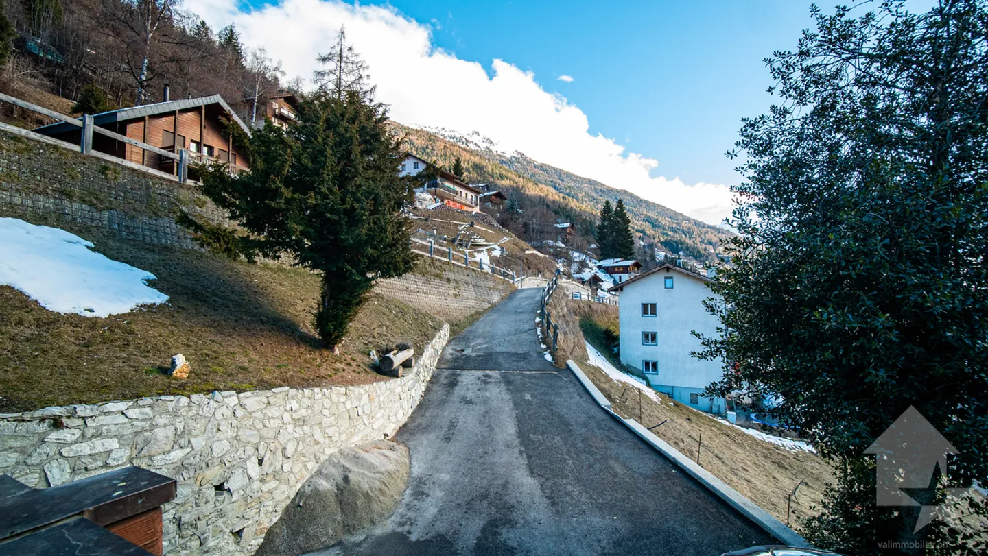 Charming chalet with stunning views of the village and mountains - Photo 26 of 38