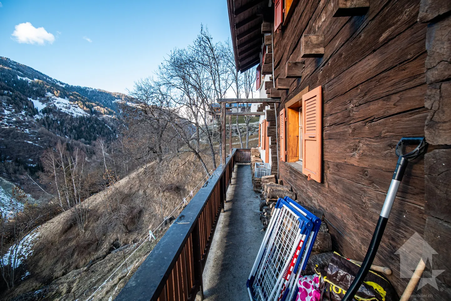 Charming chalet with stunning views of the village and mountains - Photo 29 of 38