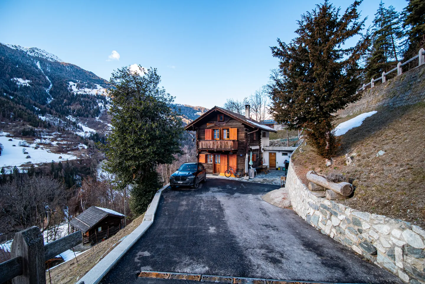 Charming chalet with stunning views of the village and mountains - Photo 30 of 38