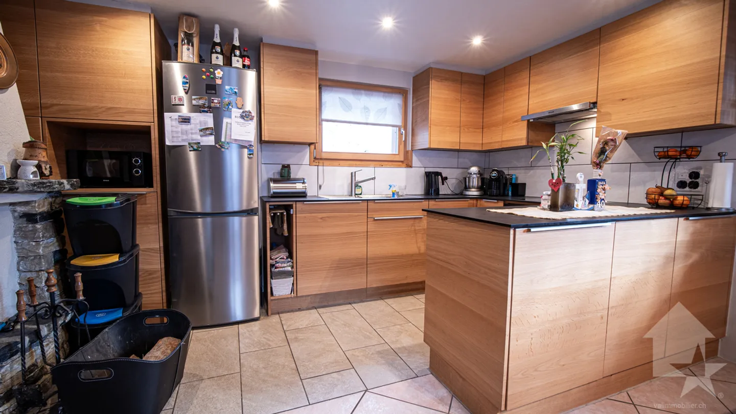 Charming chalet with stunning views of the village and mountains - Photo 6 of 38