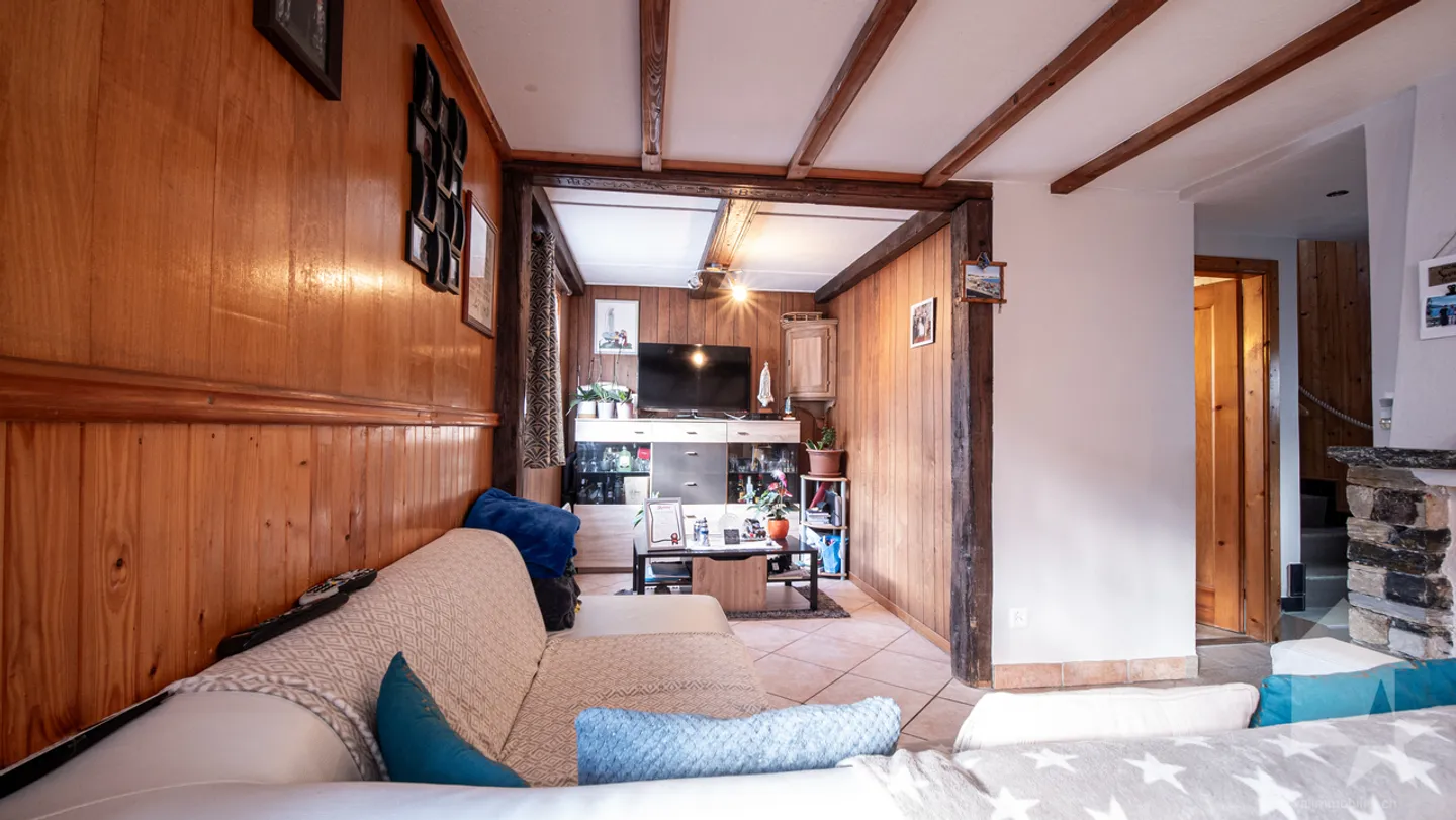 Charming chalet with stunning views of the village and mountains - Photo 7 of 38