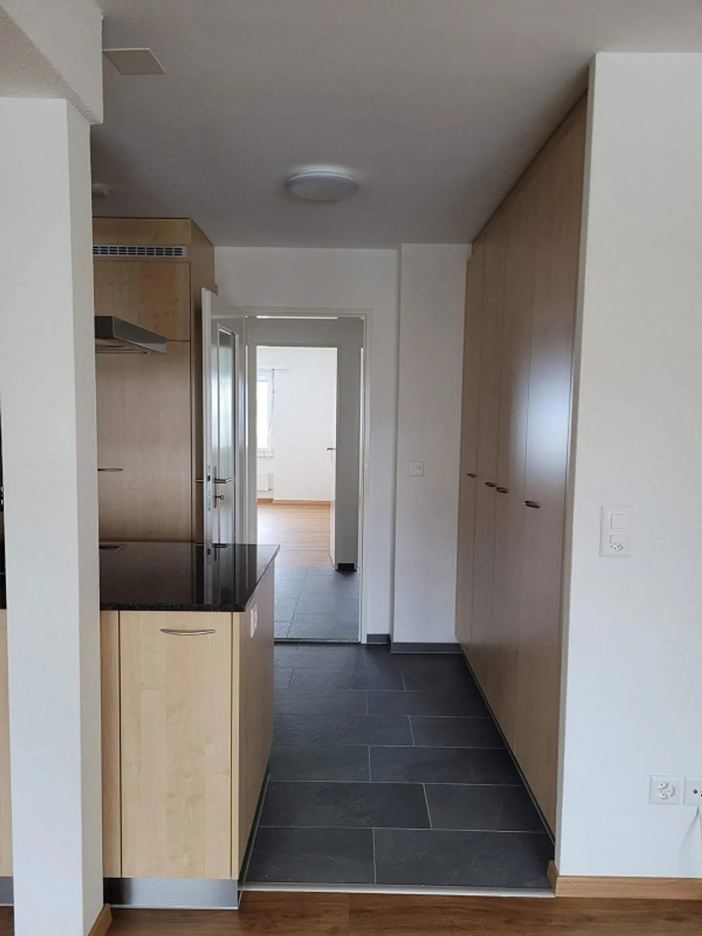 Appartamento 3.5 locali con balcone in un quartiere tranquillo - Foto 8 di 8
