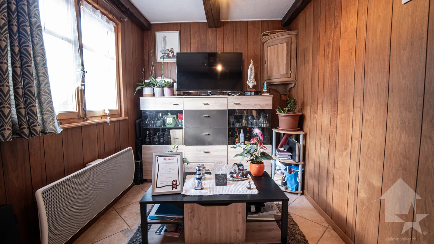 Charming chalet with stunning views of the village and mountains - Photo 8 of 38