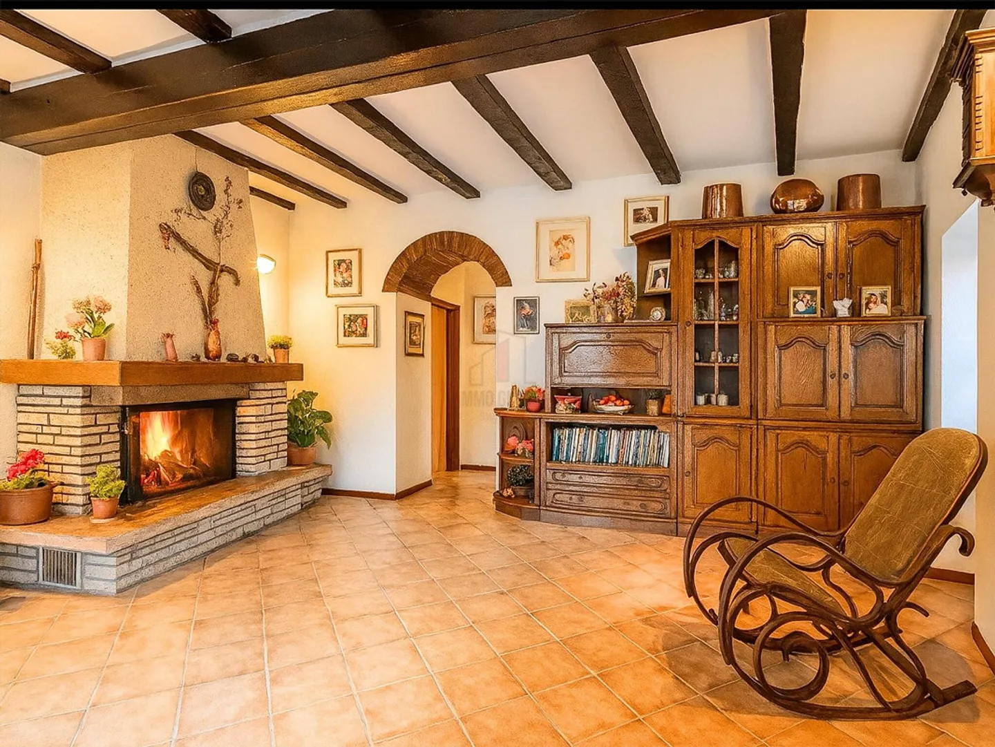 AN AUTHENTIC REFUGE IN THE HEART OF THE MUGGIO VALLEY - Photo 3 of 11