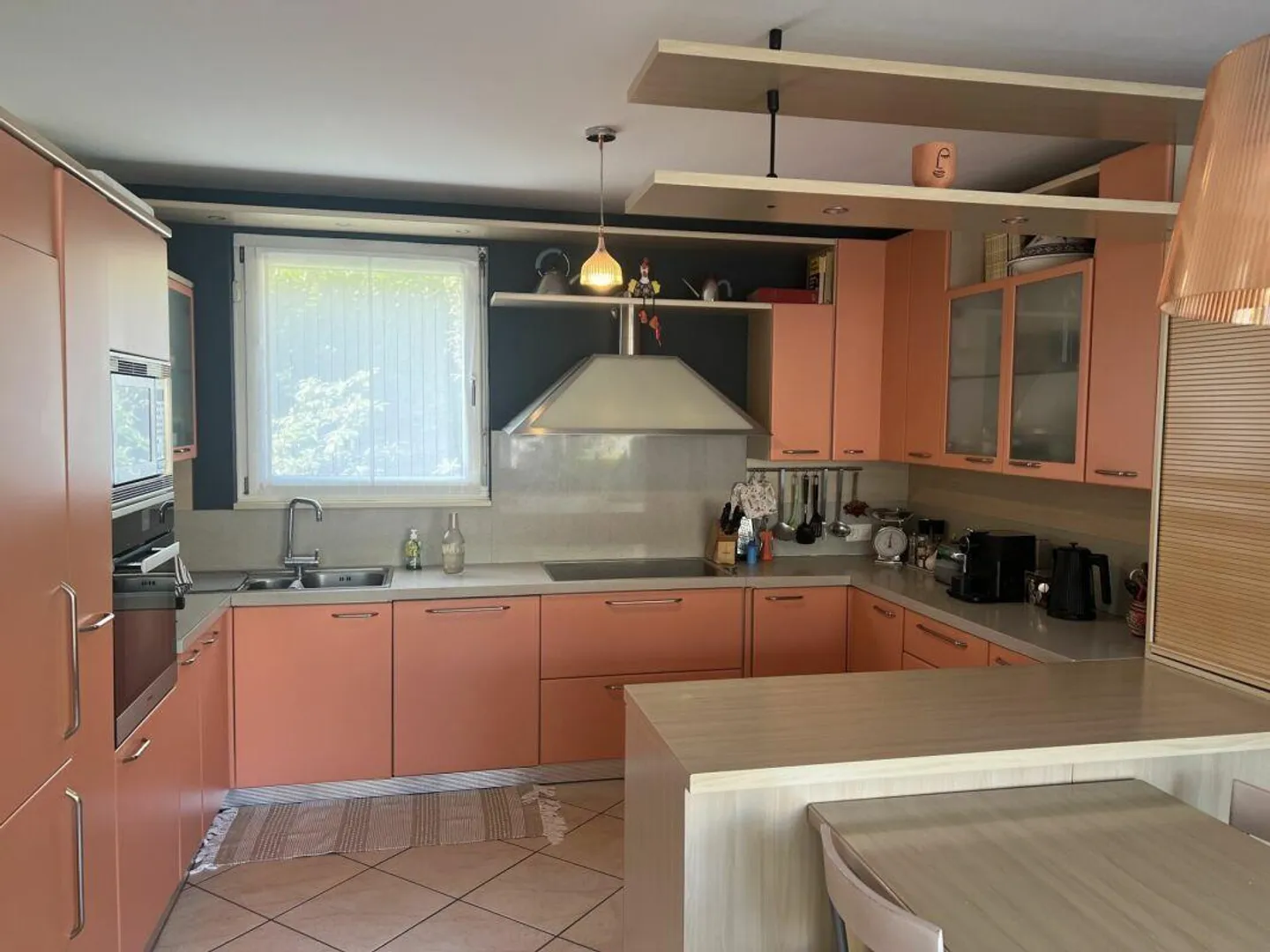 Esclusiva villa con ampio giardino e piscina - Foto 13 di 18