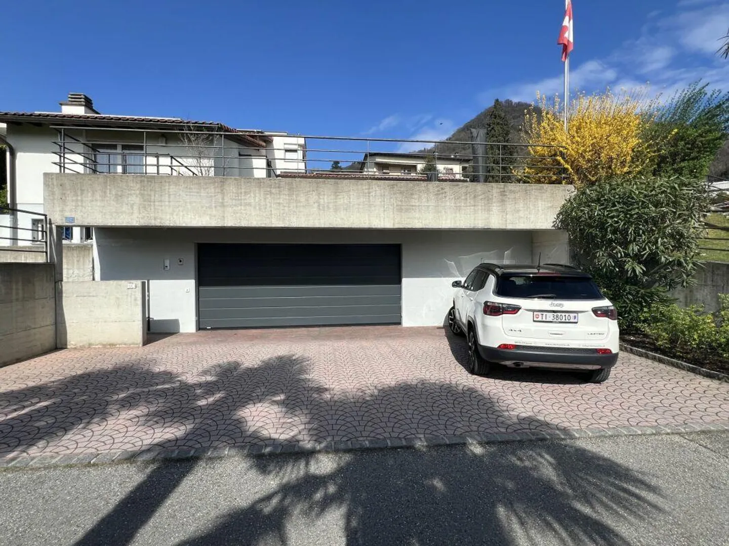 Esclusiva villa con ampio giardino e piscina - Foto 16 di 18