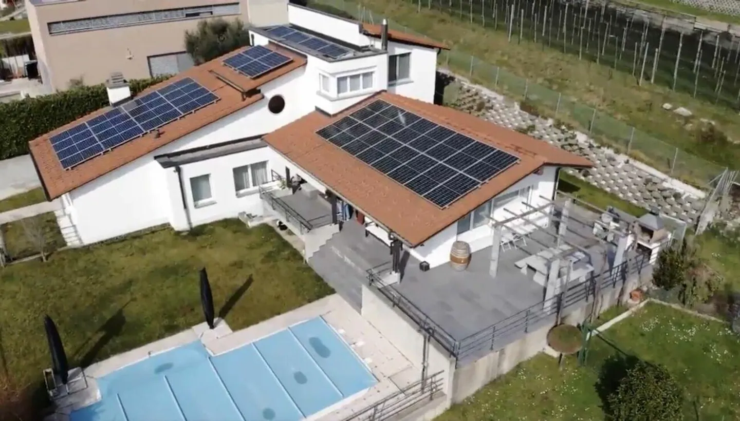 Esclusiva villa con ampio giardino e piscina - Foto 18 di 18