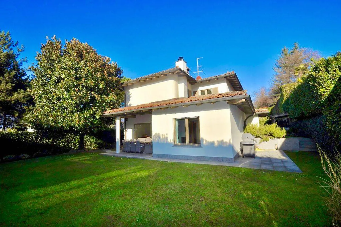 Villa In Montagnola; Collina d'Oro - Foto 2 di 7