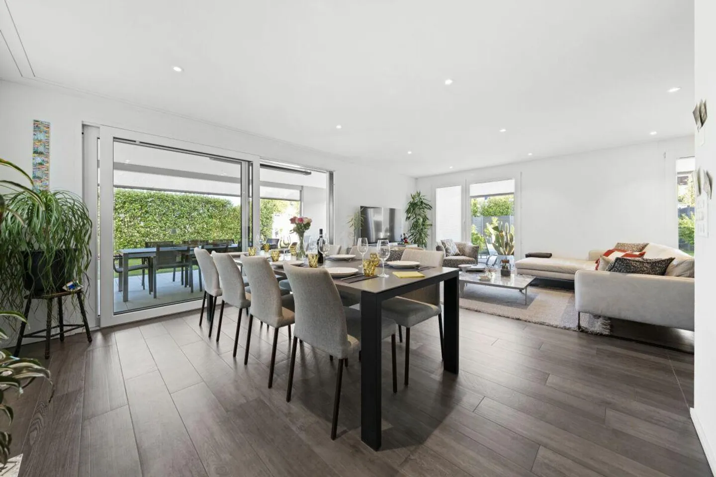 Villa di lifestyle privata con piscina a sfioro, spa e terrazza sul tetto - Foto 3 di 13