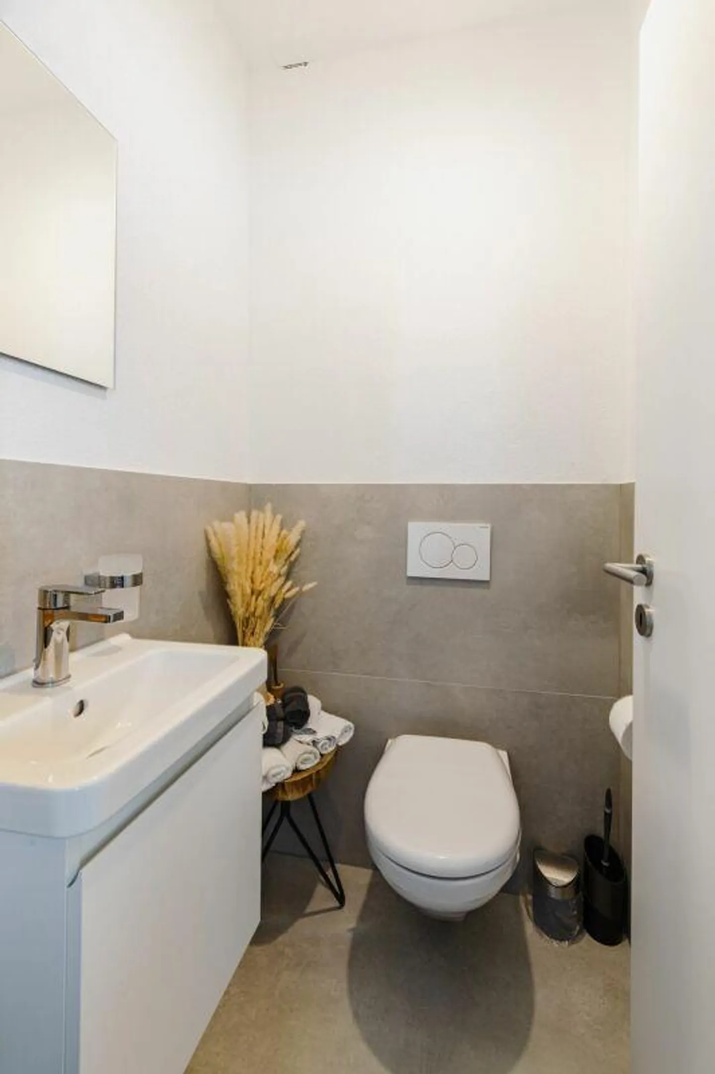 Casa bifamiliare moderna con bel giardino - Foto 10 di 17