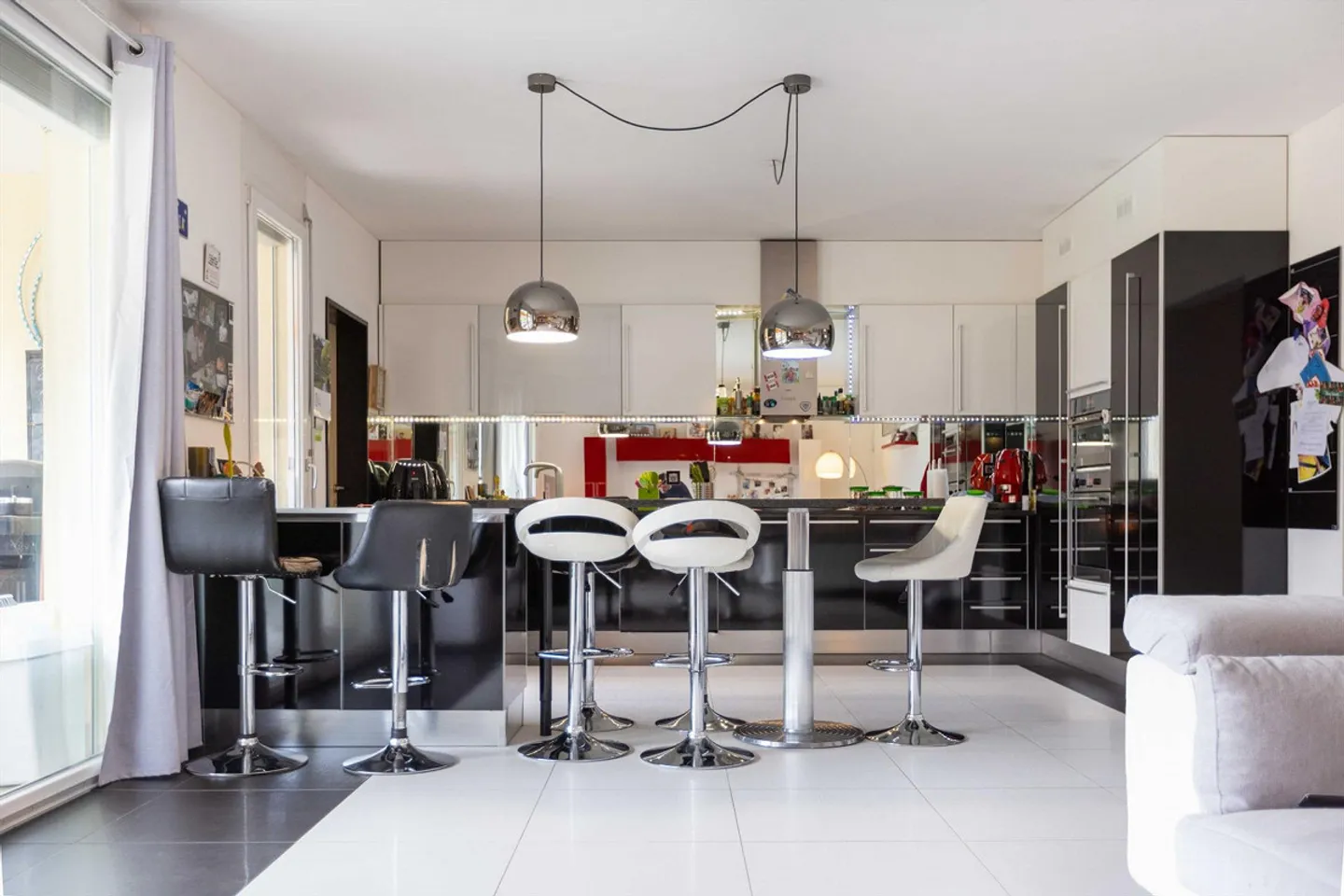 ELEGANT 4.5 ROOM IN CONVENIENT RESIDENTIAL AREA IN BELLINZONA - Photo 5 of 9