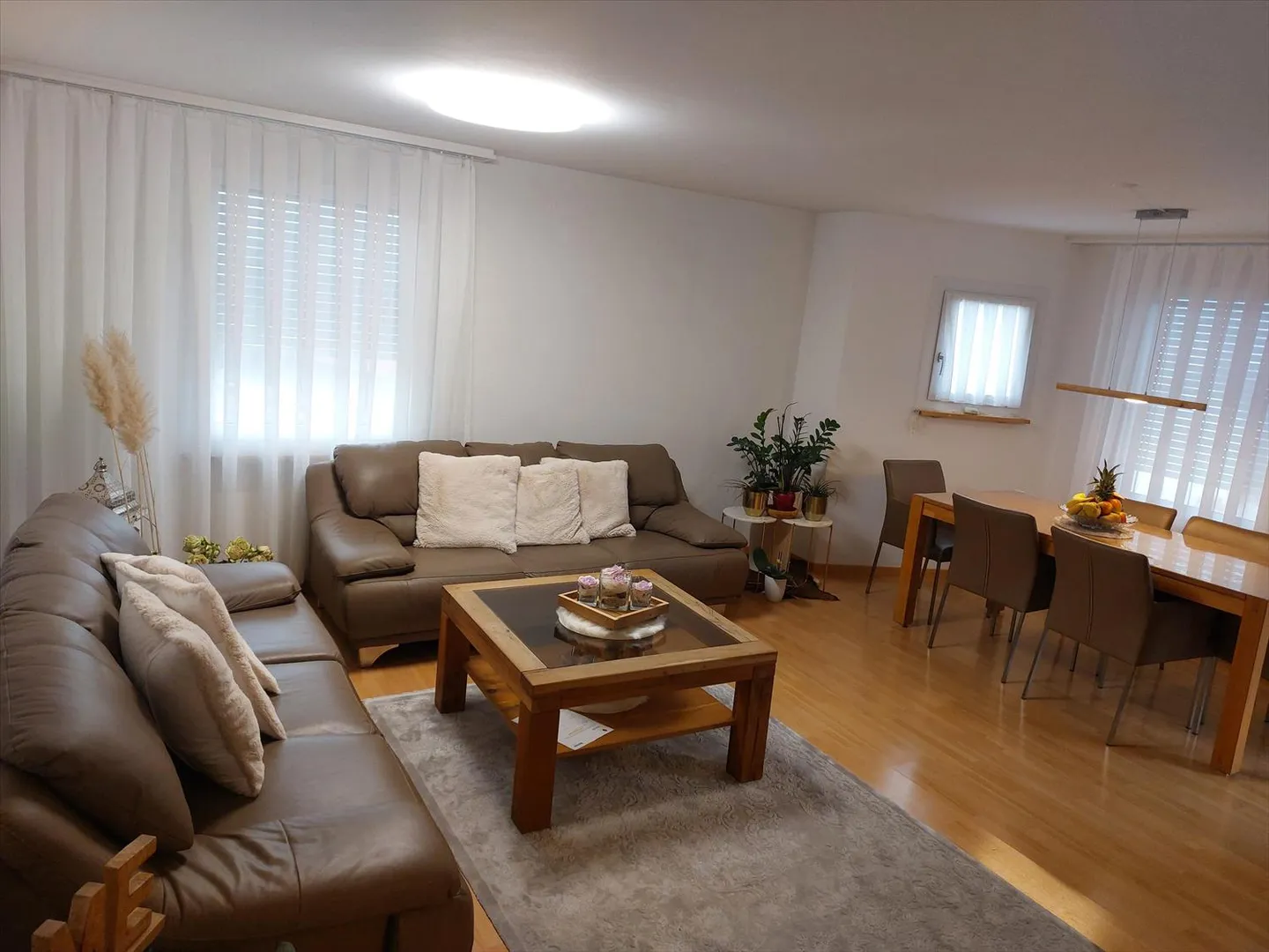Moderne Wohnung im Zentrum von Domat/Ems - Foto 1 von 7