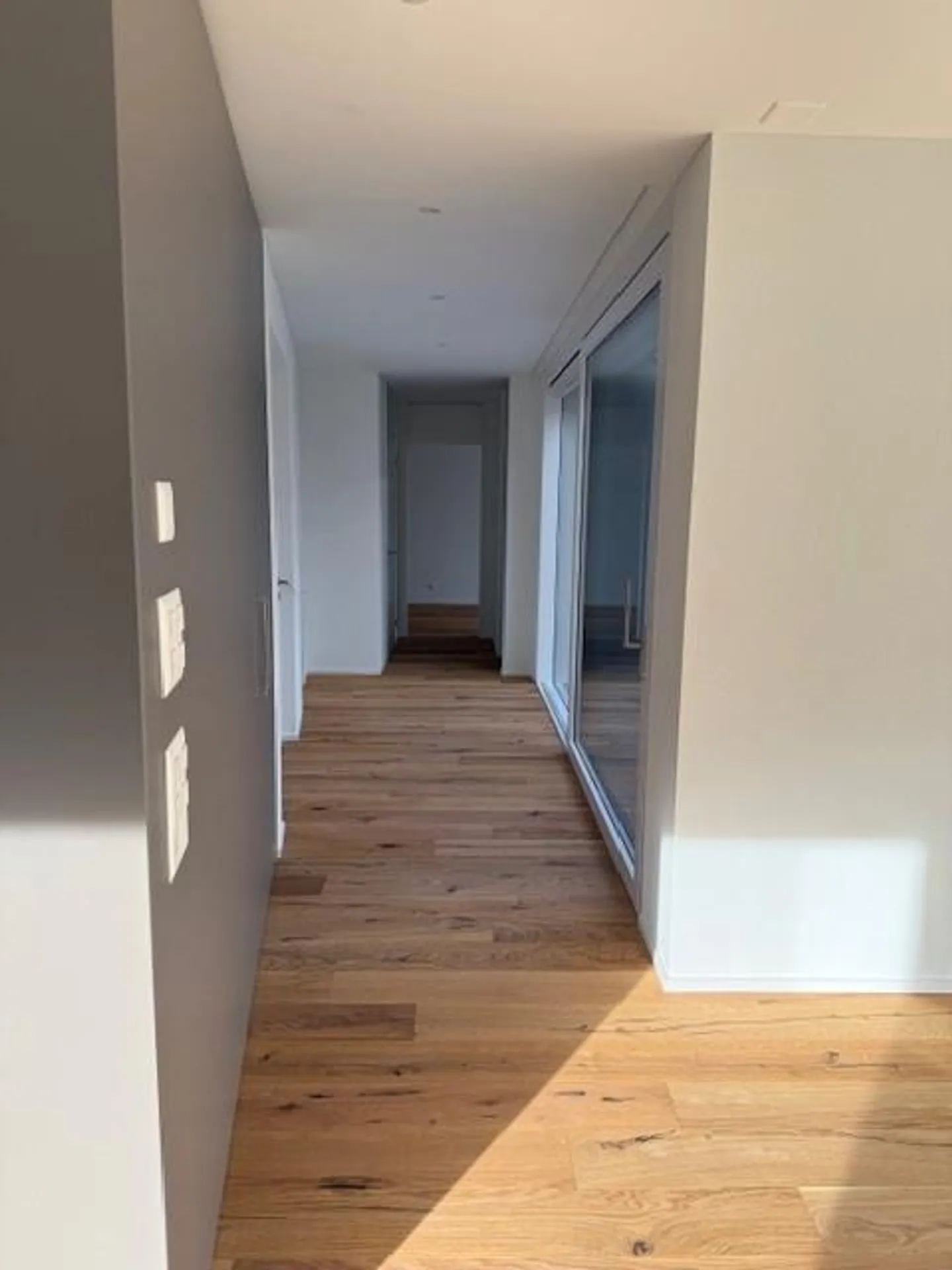 Moderne Attikawohnung mit Terrasse - Foto 4 von 6