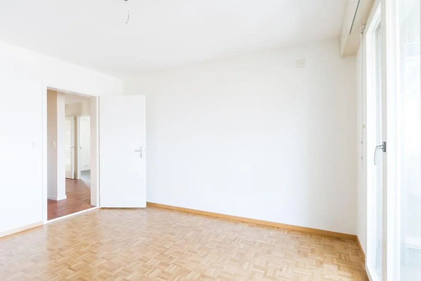 Appartement 3.5 pièces avec balcon à Tscharni !! - Photo 6 sur 12