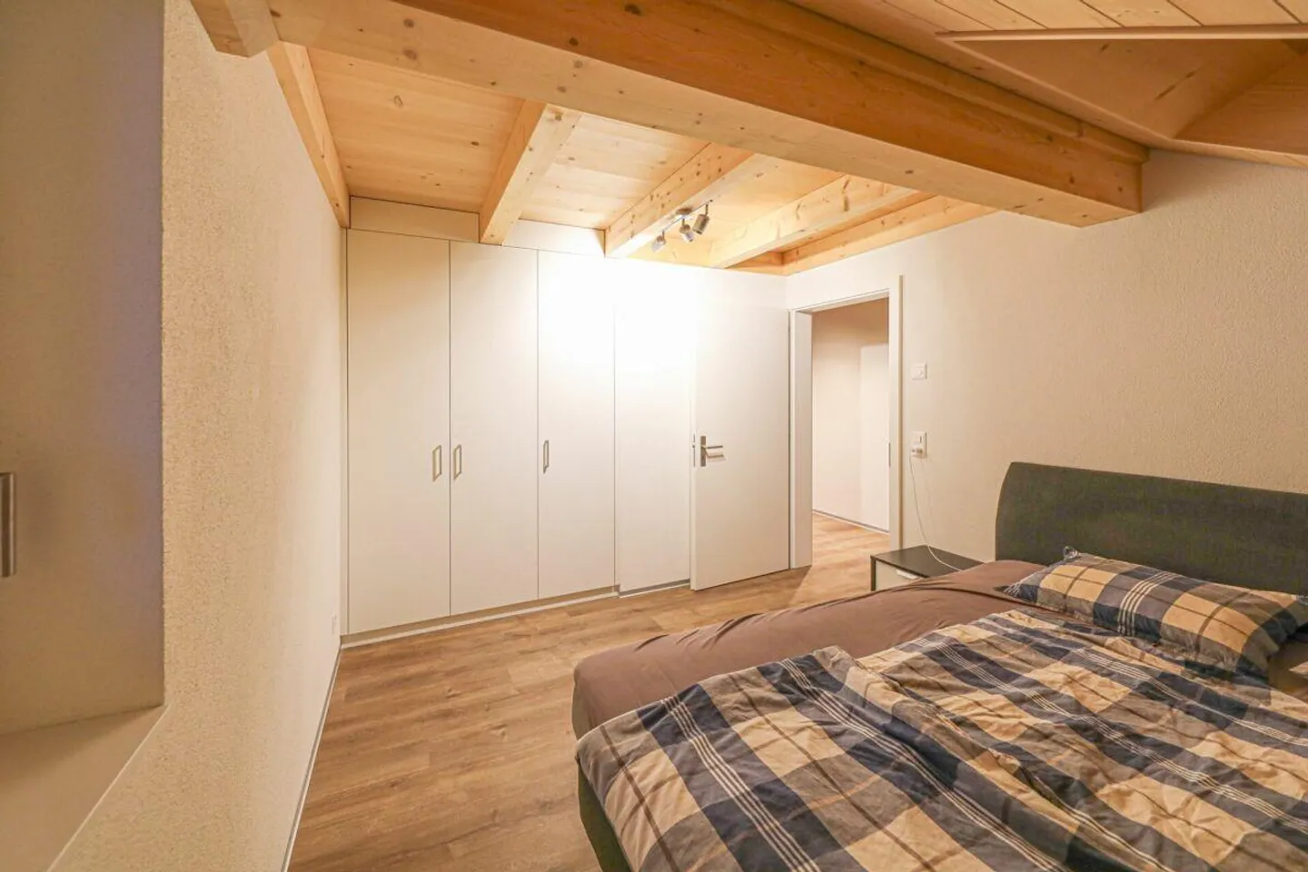 Modernes Apartment in Zweisimmen - Foto 4 von 11