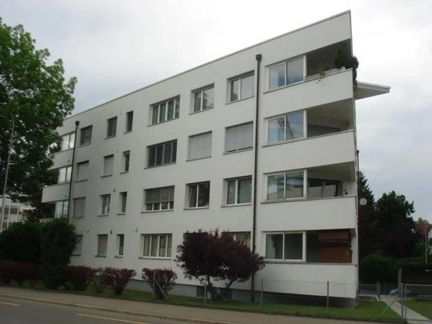 Votre place de parking au cœur de Dübendorf !! - Photo 1 sur 1