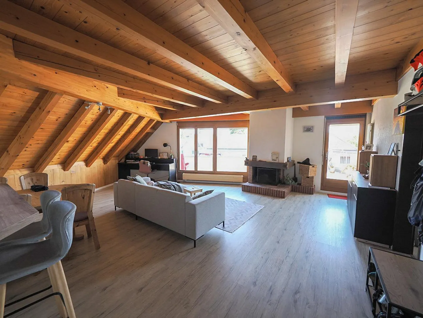 Charmante Dachwohnung in Langenthal - Foto 1 von 8