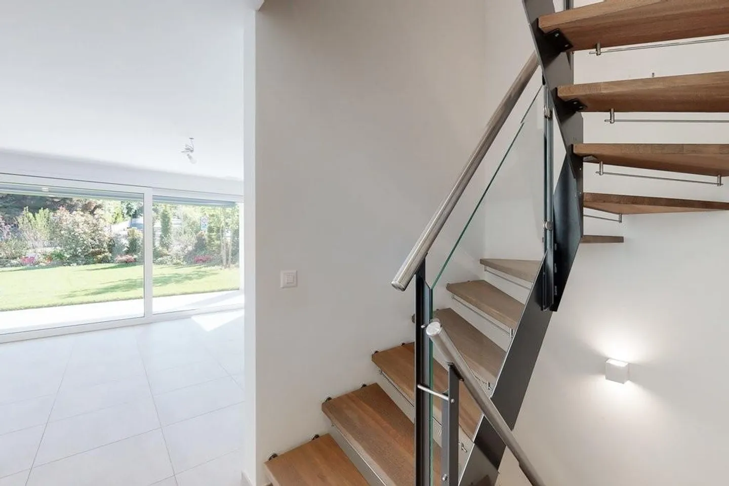 5.5-Room Single-Family House in MINERGIE-P on Binninger Höhe - Photo 9 of 12