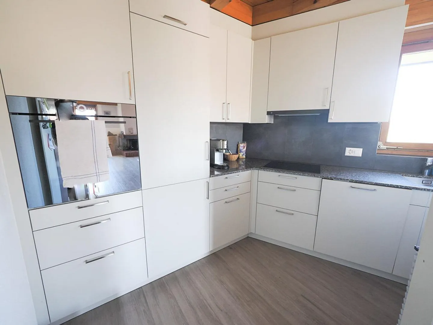 Charmante Dachwohnung in Langenthal - Foto 4 von 8