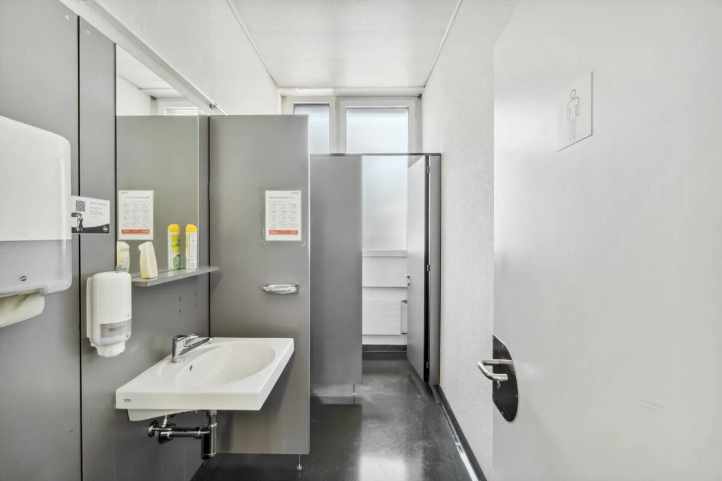 Spazio commerciale ampliato e luminoso a Hirschengraben! - Foto 6 di 6