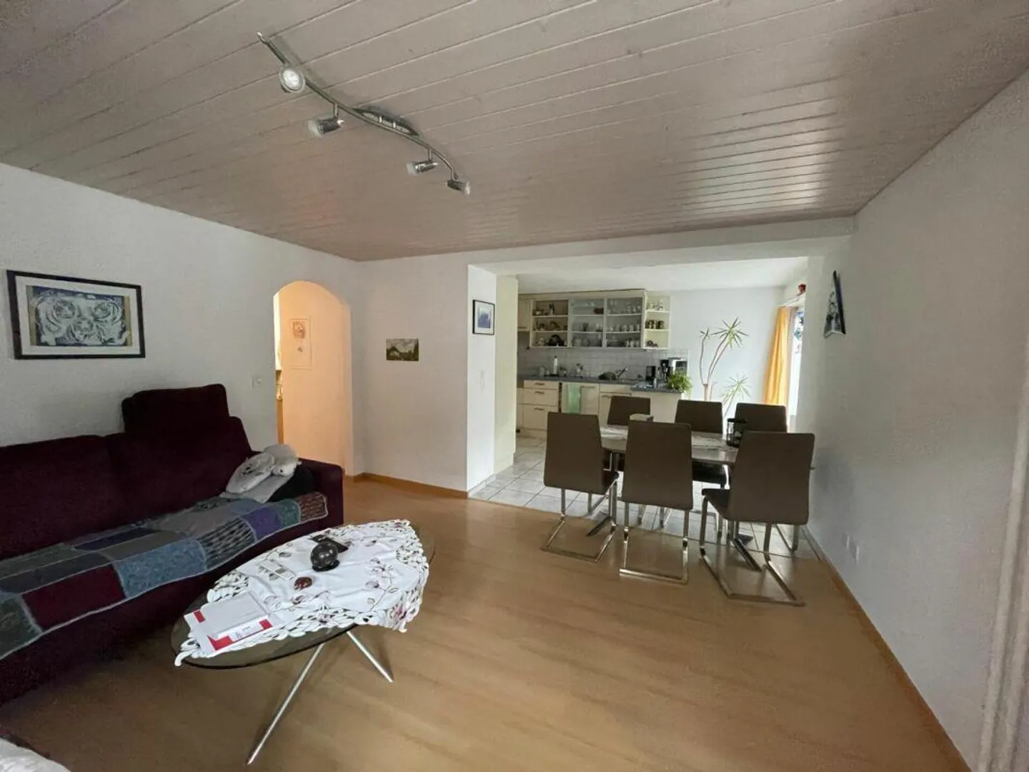 Propriété spacieuse avec 2 unités résidentielles et potentiel - Photo 5 sur 12