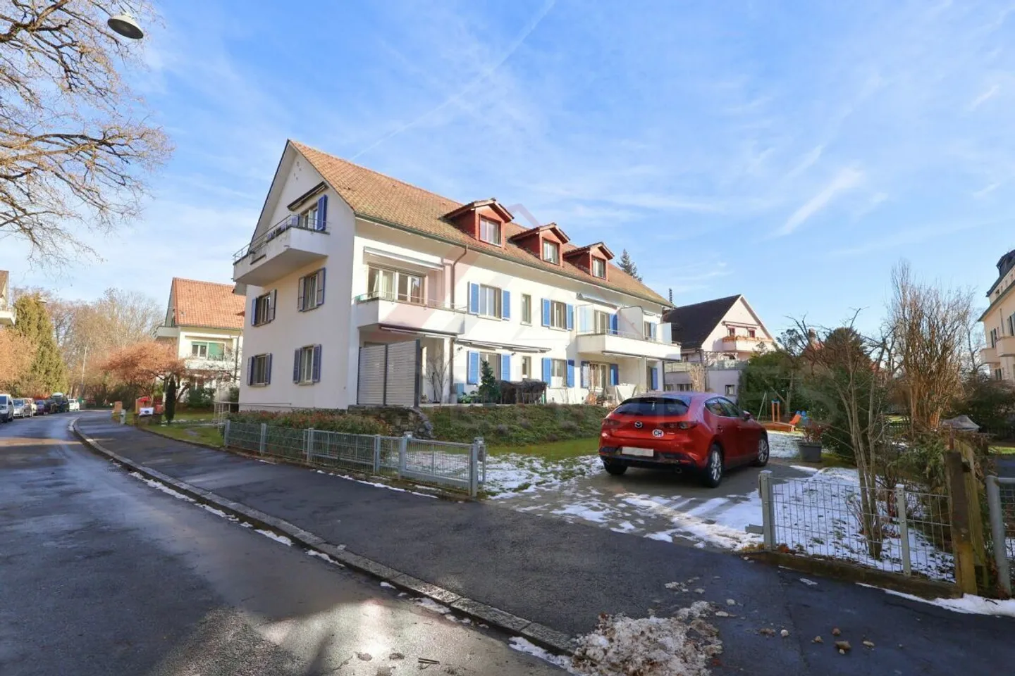 Appartement 2 pièces élégant avec balcon - fraîchement rénové et immédiatement disponible - Photo 1 sur 11