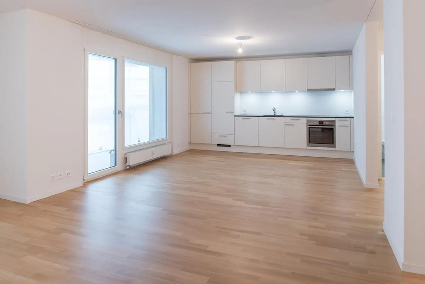 Urban Life in the City Lights - Photo 3 of 9