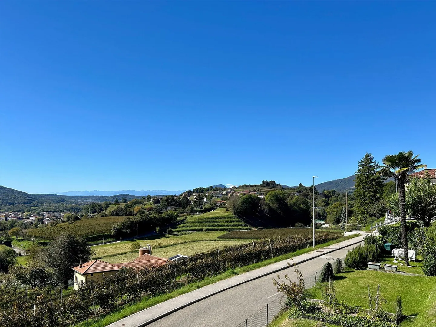 Bellissimo appartamento di 4,5 stanze con camino e aria condizionata a Castel San Pietro - Foto 3 di 15