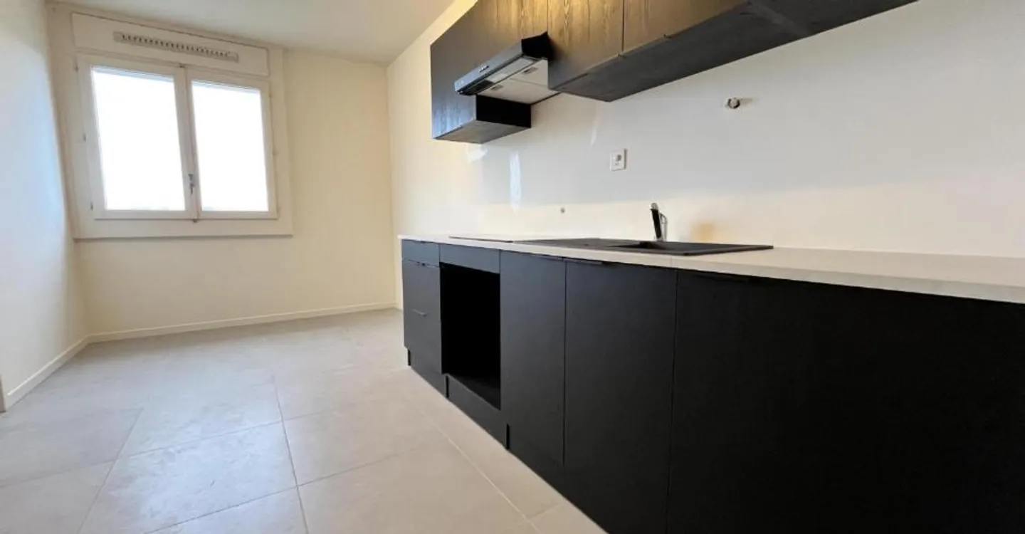 Appartement rénové avec vue - Photo 1 sur 12