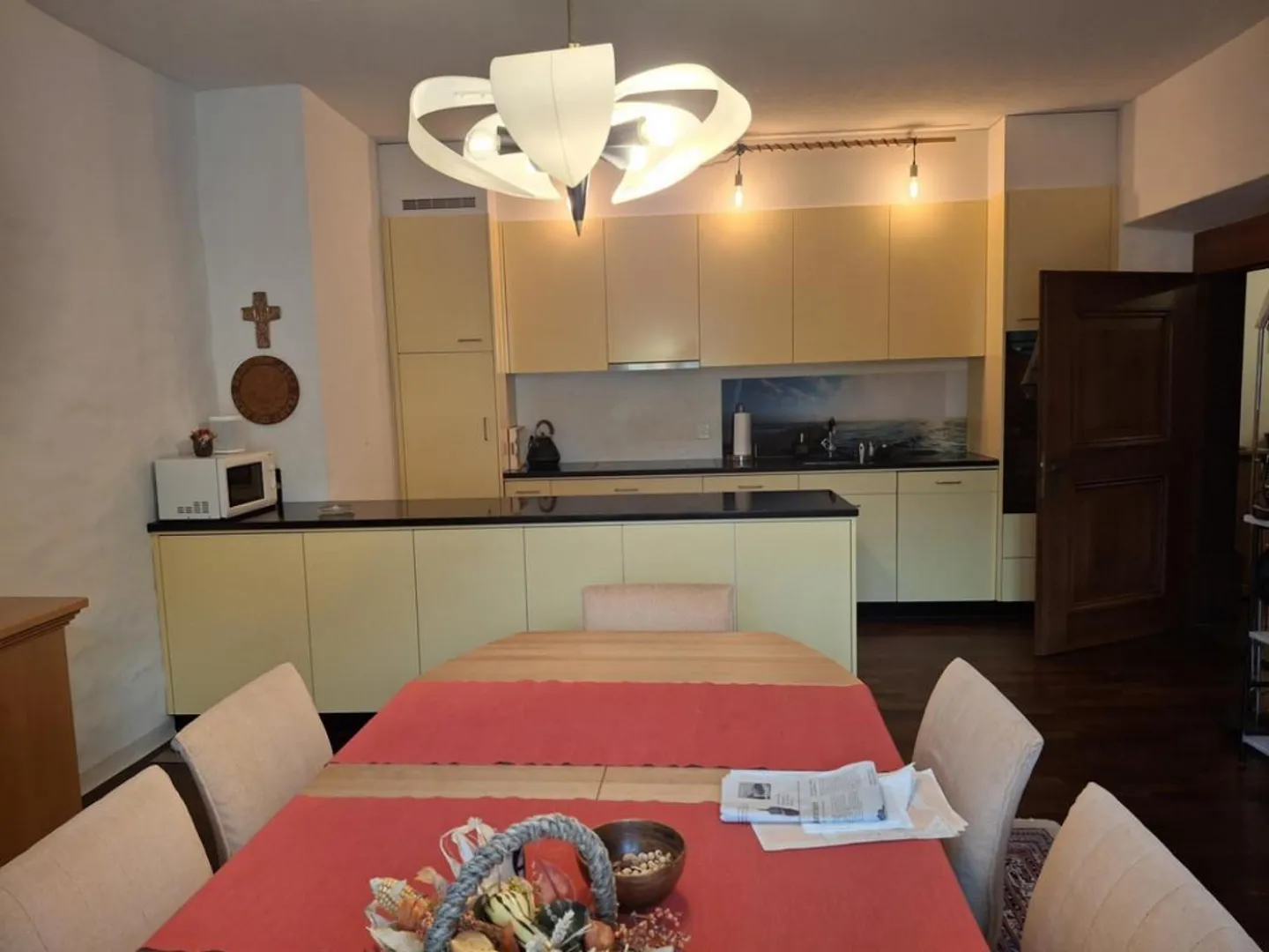 Stilvolle Altbauwohnung im Herzen der Stadt - Foto 2 von 7