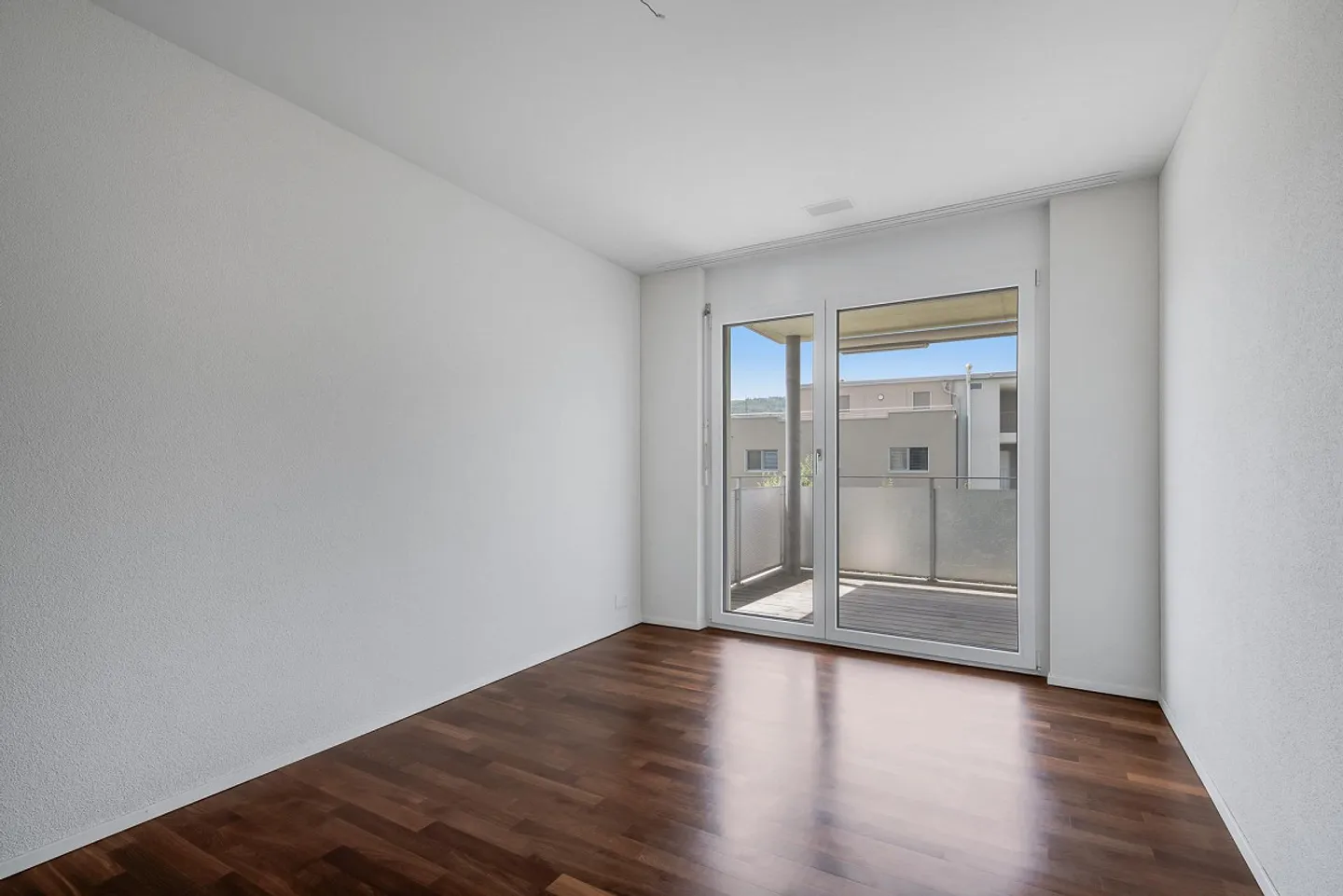 Appartement moderne dans un environnement verdoyant - Photo 8 sur 13