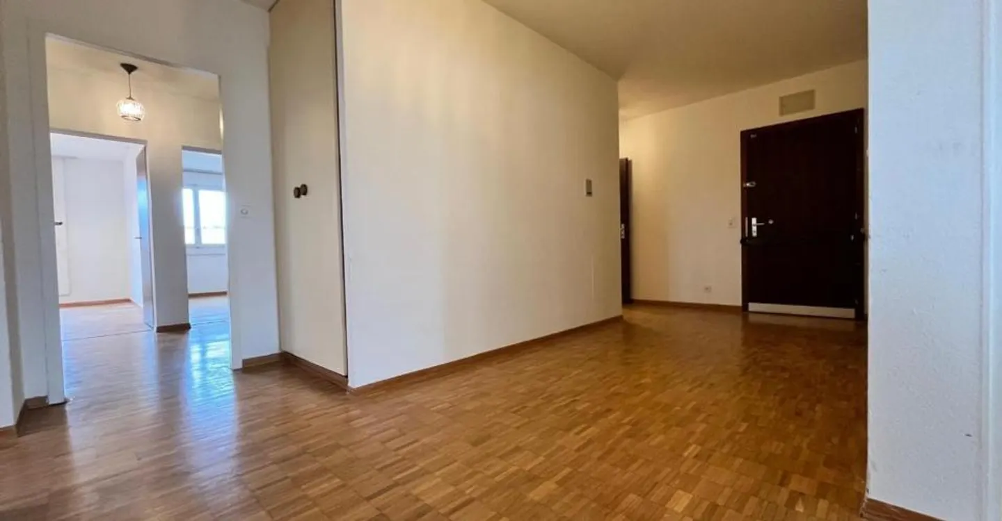 Appartement rénové avec vue - Photo 5 sur 12