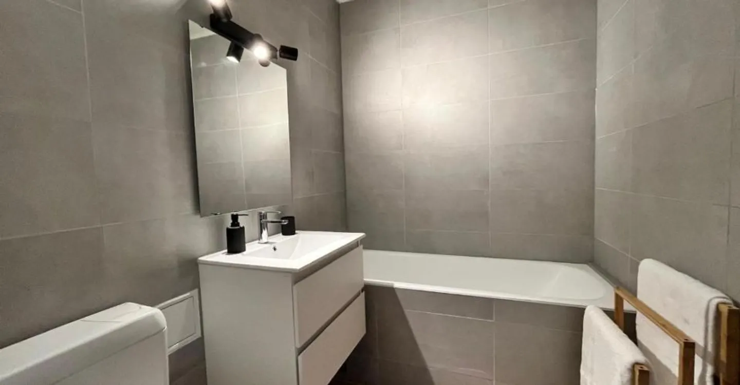 Appartement rénové avec vue - Photo 9 sur 12