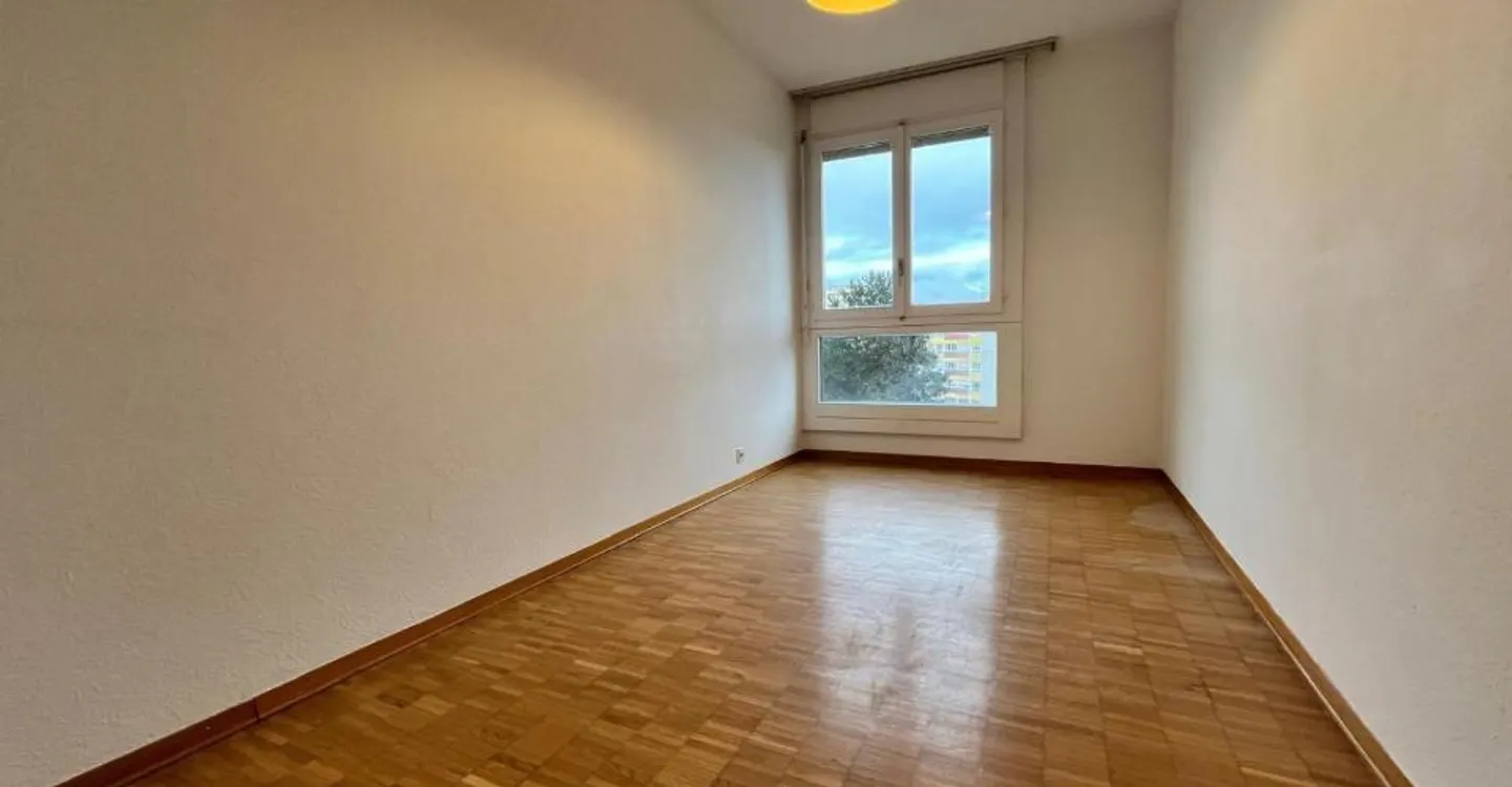 Appartement rénové avec vue - Photo 11 sur 12