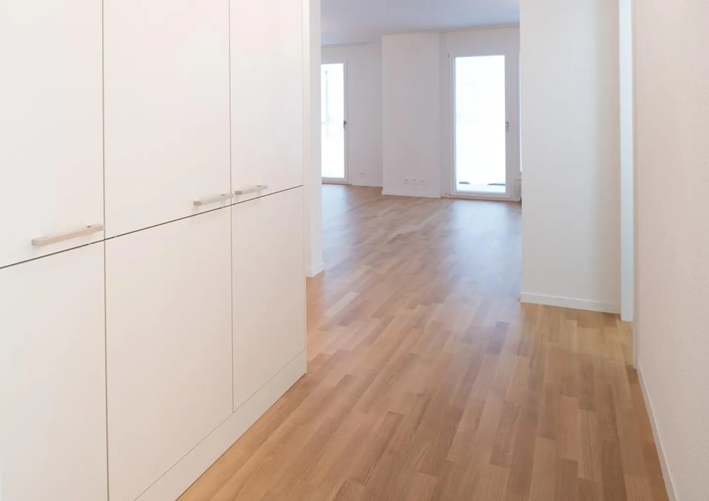 Urban Life in the City Lights - Photo 6 of 9