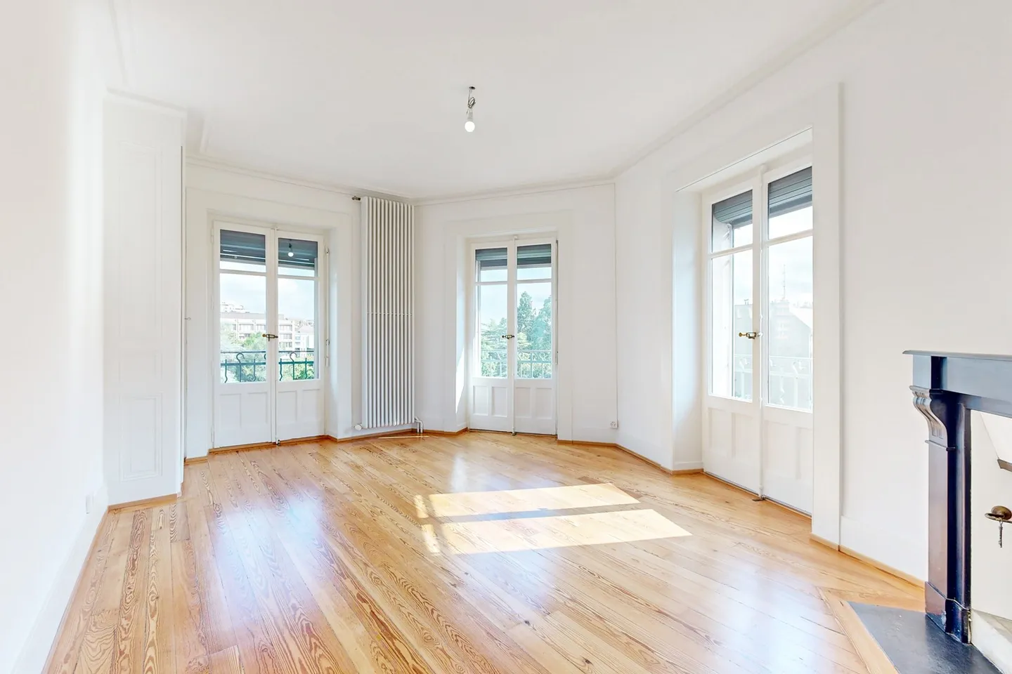 Apartment for rent - Photo 2 of 5