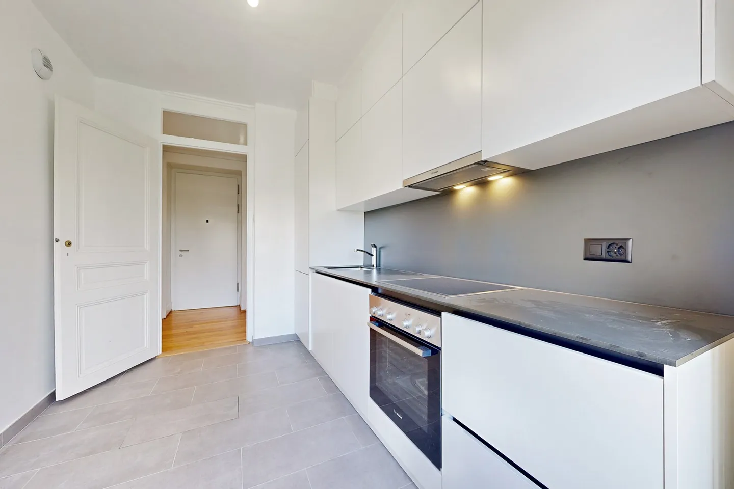 Apartment for rent - Photo 3 of 5