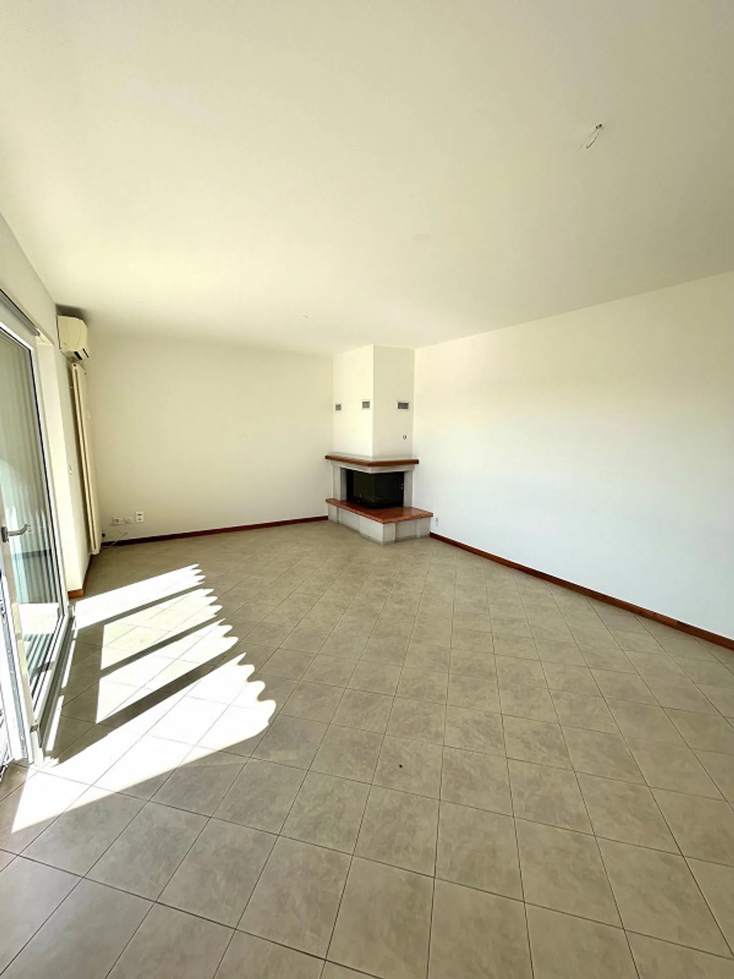 Bellissimo appartamento di 4,5 stanze con camino e aria condizionata a Castel San Pietro - Foto 7 di 15
