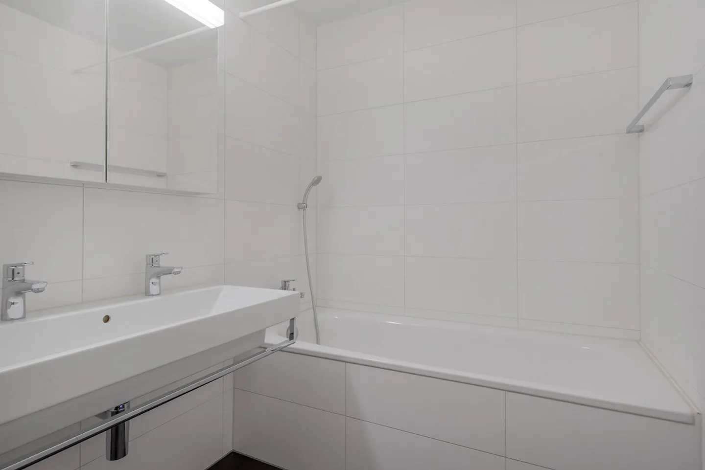 Appartement moderne dans un environnement verdoyant - Photo 12 sur 13