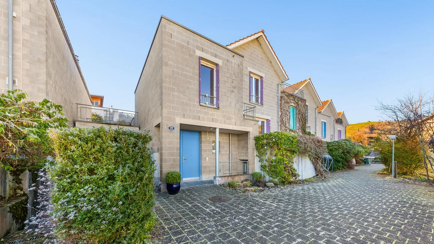 Charmantes Eck-Reihenhaus - Foto 2 von 27