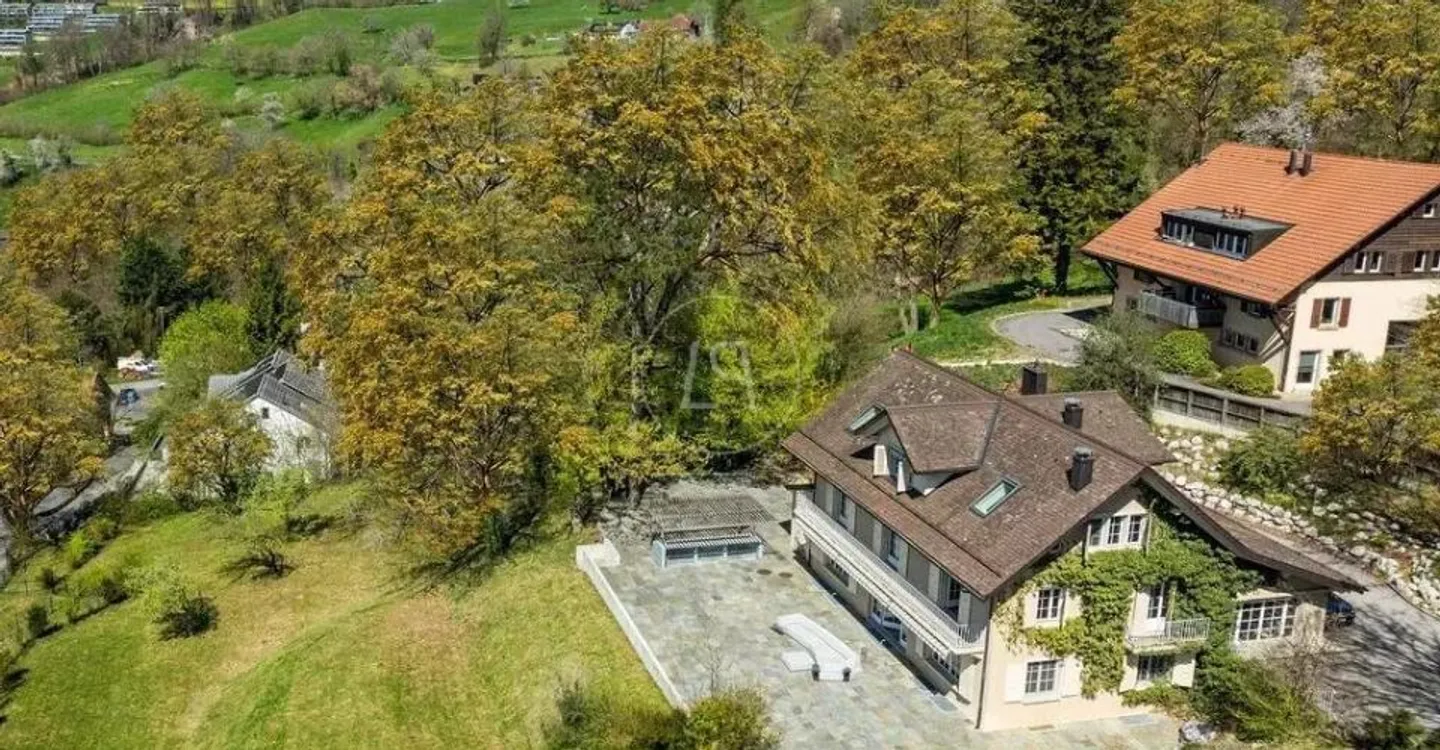 Proprietà con alto potenziale di sviluppo e vista panoramica a Lutry - Foto 1 di 12