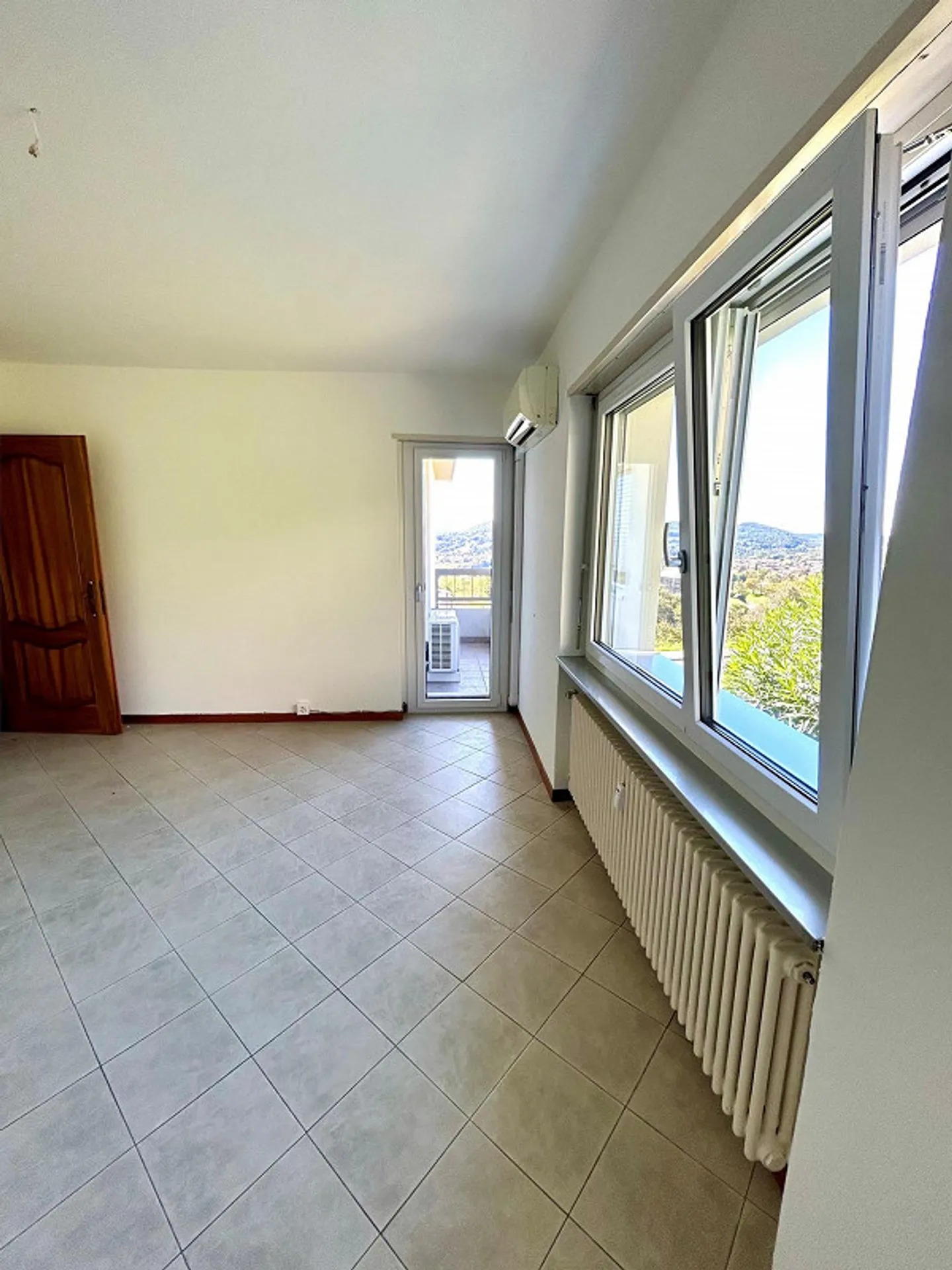 Bellissimo appartamento di 4,5 stanze con camino e aria condizionata a Castel San Pietro - Foto 12 di 15