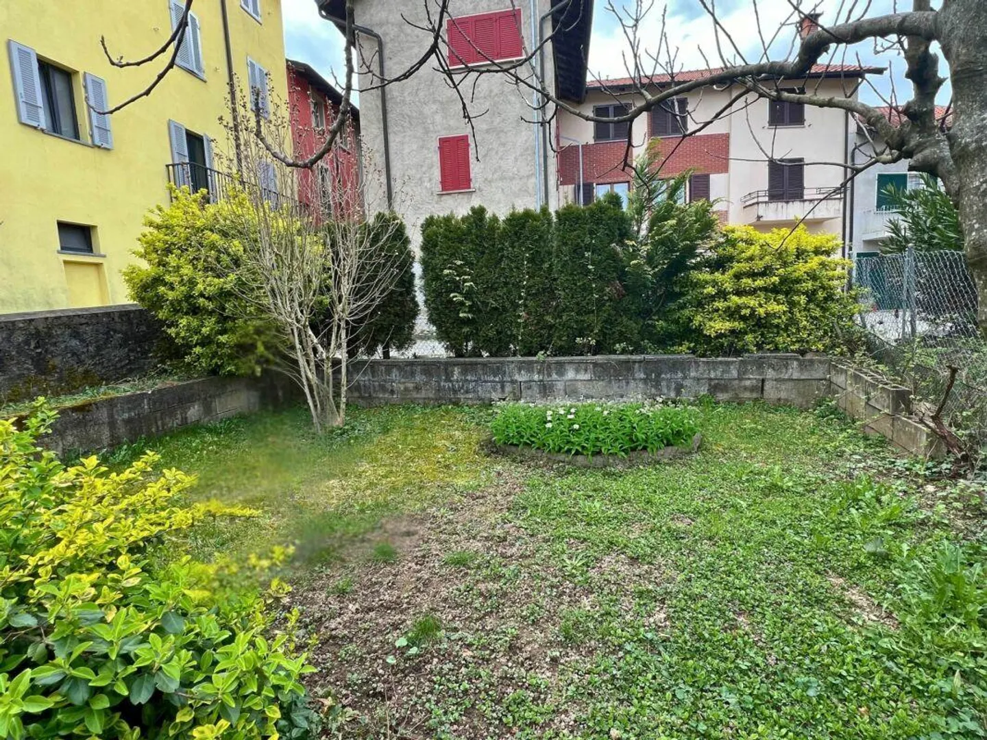 Graziosa casa di nucleo su tre piani, ristrutturata e con giardinetto privato - Foto 14 di 14