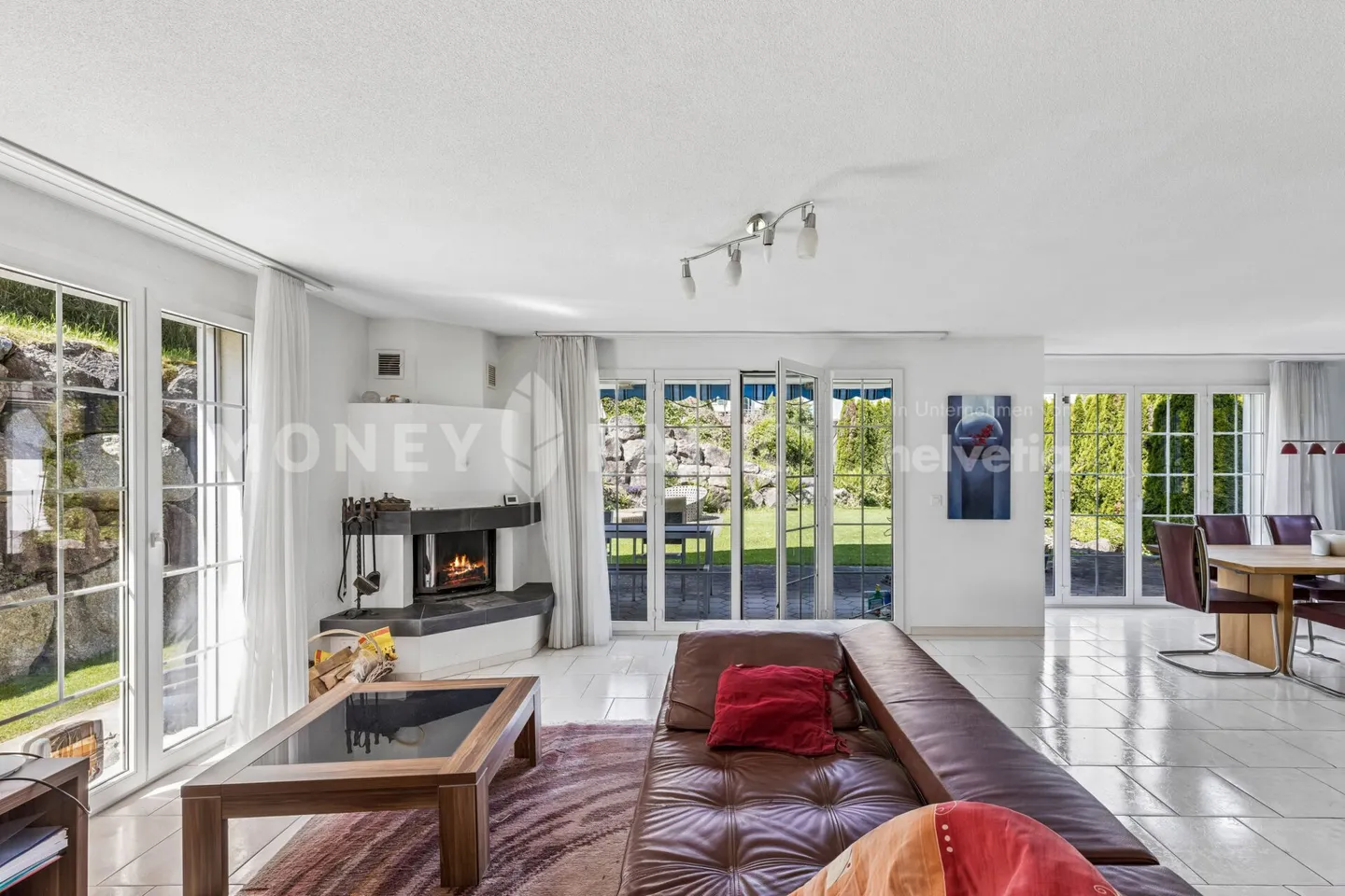 5.5-Room Single-Family House with Privacy, Garden, and Space to Live - Photo 5 of 14