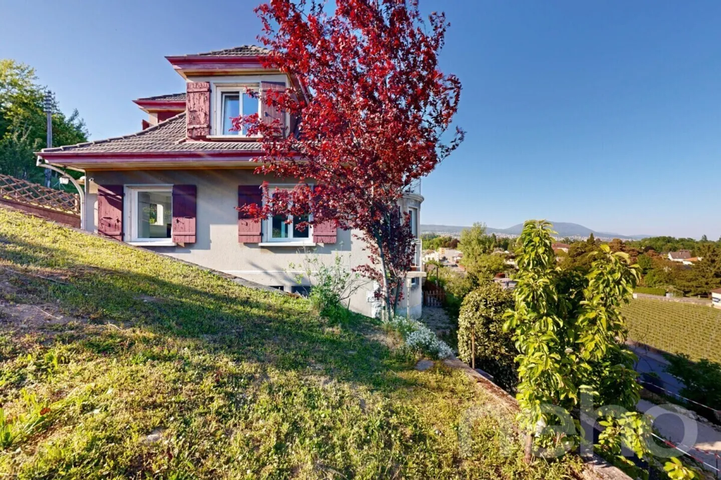 Villa with 8 rooms in Cortaillod: extraordinary spaces and 4 bedrooms - Photo 2 of 13