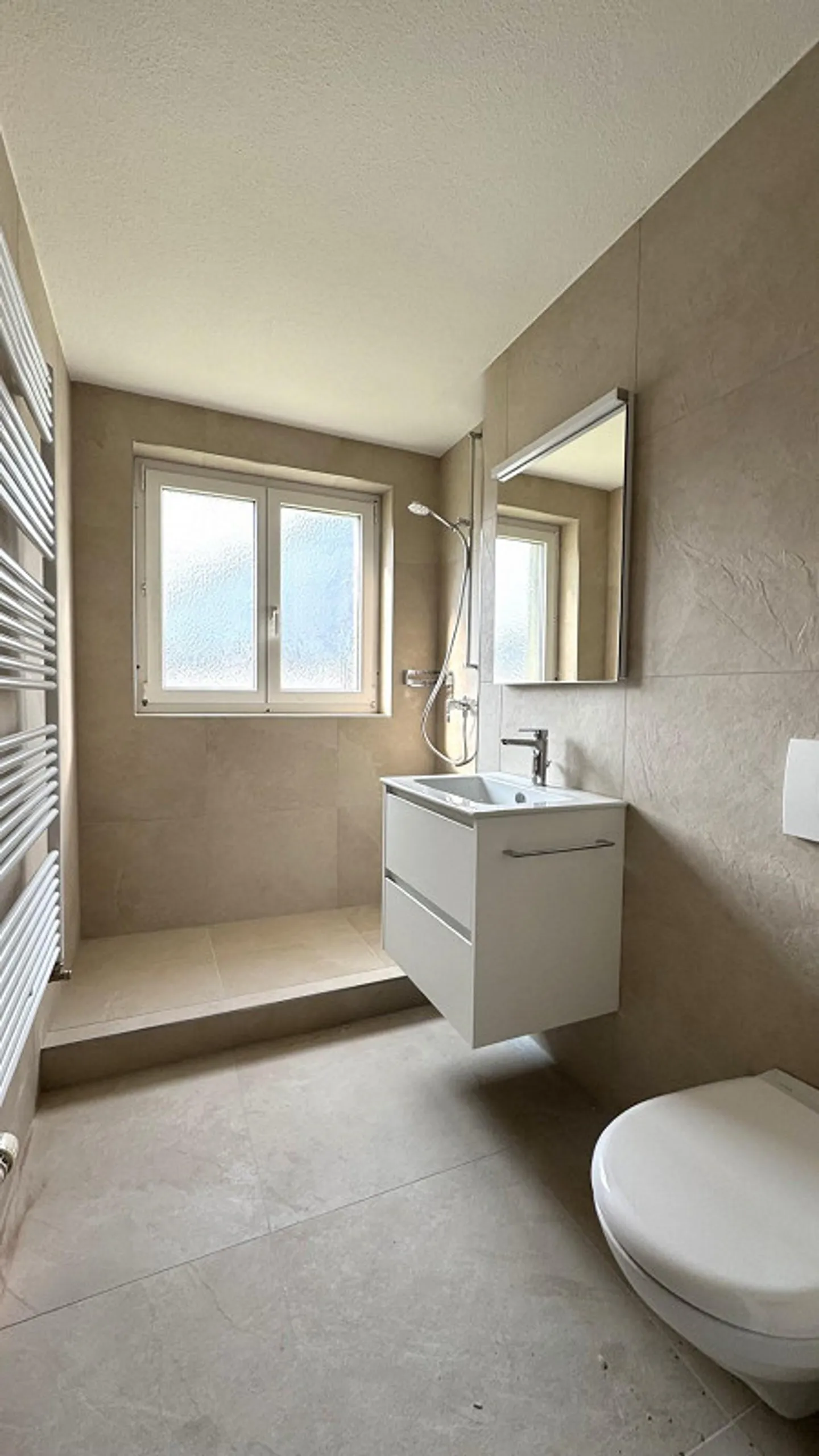 Appartamento di 2,5 stanze appena ristrutturato in affitto - Foto 5 di 8