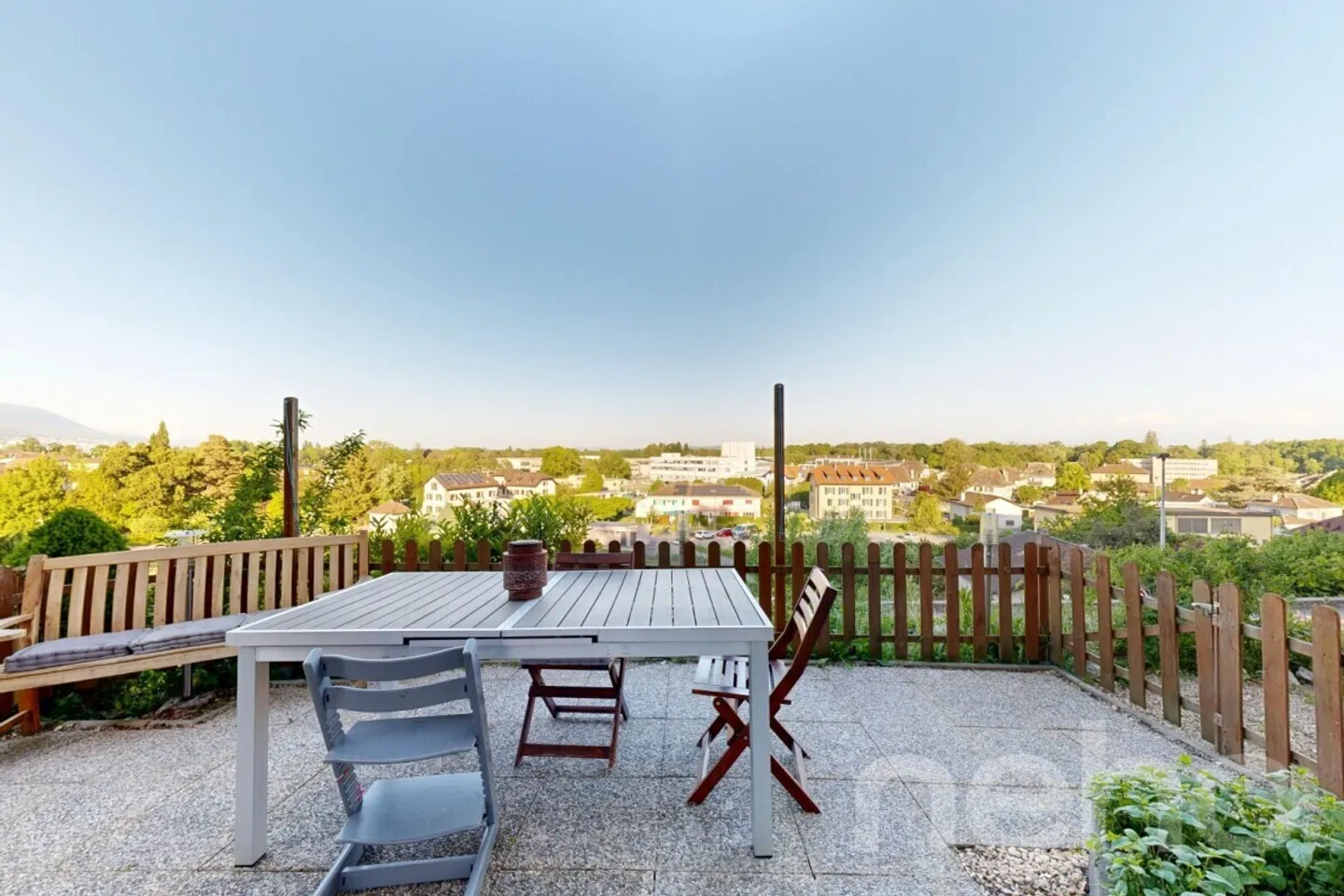 Villa with 8 rooms in Cortaillod: extraordinary spaces and 4 bedrooms - Photo 1 of 13
